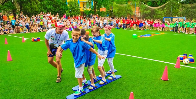 Антикомп на каникулах: спортивный детский лагерь вместо виртуальной реальности!